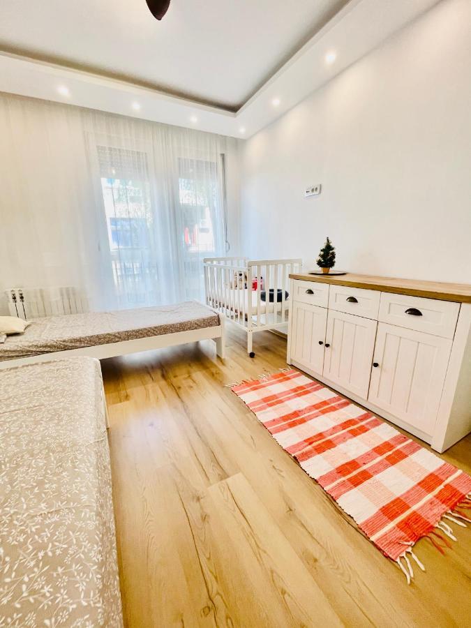 Apartman Centar Sa Sigurnim Parkingom SJJ Exterior foto